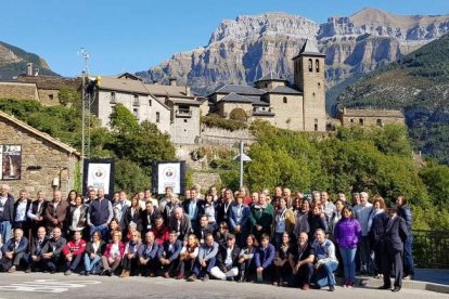 Los participantes del congreso nacional que se celebra esta semana en Biescas. DL