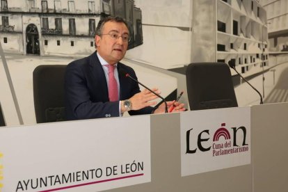 Fernando Salguero en la rueda de prensa de esta mañana.