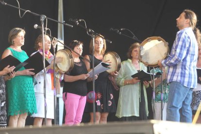 Un grupo de Las Ventas de Albares, ayer en la muestra.