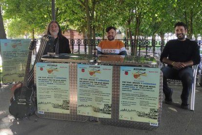 Robles, Martínez y Galán ayer presentando el festival. A. R.