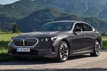 La octava entrega de los BMW Serie 5 ofrece nuevos motores de gasolina con hibridación suave (48 voltios) y enchufable. BMW