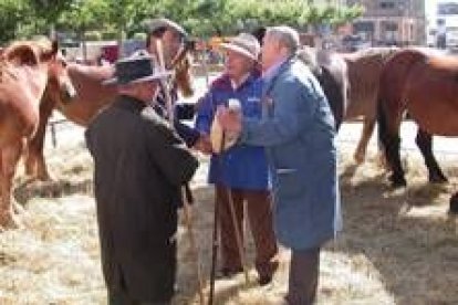 Los tratantes intentaron exagerar sus acuerdos para que todo el público se diera cuenta del negocio