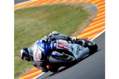 Jorge Lorenzo dio el primer aviso a Rossi en los entrenos de Mugello