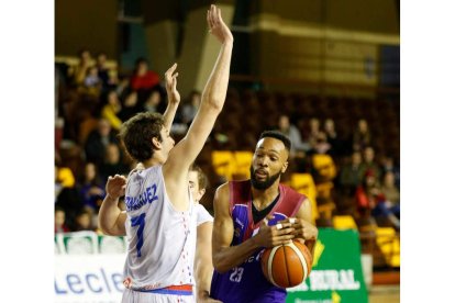 El Agustinos E. Leclerc acabó la Liga con derrota. F. OTERO PERANDONES