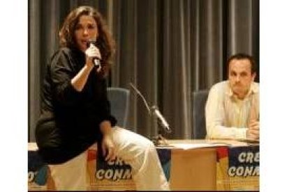 Ana Isabel Sanz ofreció una charla en la Casa de Cultura de Ponferrada