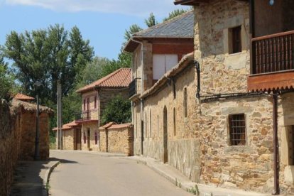 Val de San Lorenzo es famoso por su arquitectura y su artesanía. DL