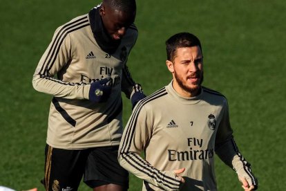 Hazard será operado el jueves y según el seleccionador belga, aún podrá jugar el final de la Liga.