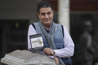 Alfonso Reyes, con «Alubias a la bañezana», el tercer libro de relatos que firma.