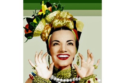 Foto retocada de Carmen Miranda con la típica indumentaria que utilizaba en sus actuaciones.