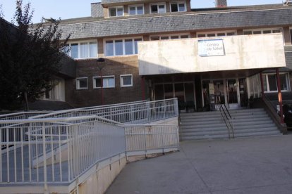 Instalaciones del centro de salud de Cistierna. A la izquierda la zona de guardias. CAMPOS