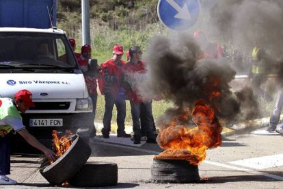 Los mineros de Palencia cortaron la carretera en Carrión de los Condes