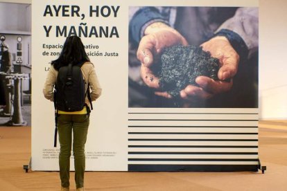 Aspecto de la muestra del museo berciano en Asturias. DL