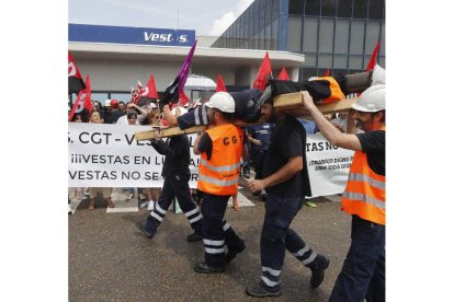 Protestas ante la factoría de Vestas, el mes pasado. RAMIRO