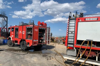 Los bomberos sofocaron rápidamente el fuego. DL