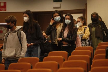 Parte de los alumnos extranjeros que ya han llegado al Campus de Vegazana. FERNANDO OTERO