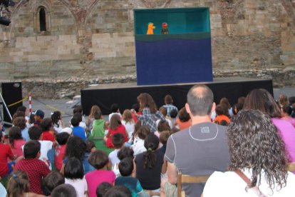 Más de 300 personas participaron en la inauguración.