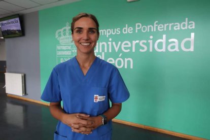 Raquel Leirós, en el campus de la ULE en Ponferrada. L. DE LA MATA