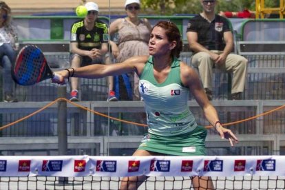 Lorena Alonso llevó al pádel leonés a los cuartos de final en el World Tour de Jaén. WORLDPADELTOUR.COM