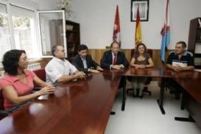 La alcaldesa recibió a Fernández en el salón de plenos