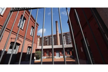 Edificio principal del Ildefe, localizado en el complejo Abelló de la calle Astorga. JESÚS F. SALVADORES