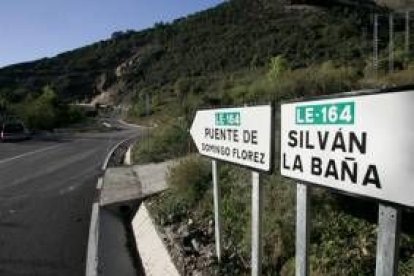 Imagen de la carretera LE-164, en el interior de La Cabrera