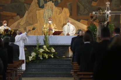 Un momento de la eucaristía en la iglesia de JDO. FERNANDO OTERO