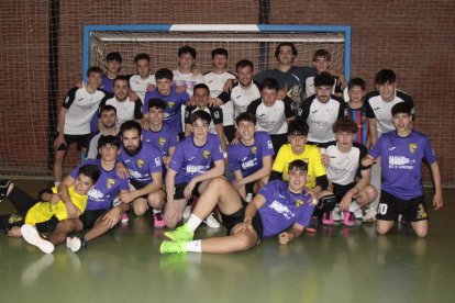 Los componentes de los equipos que jugaron la final. CAMPOS
