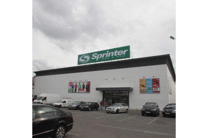 La macrotienda de Sprinter en la avenida de Los Escritores.