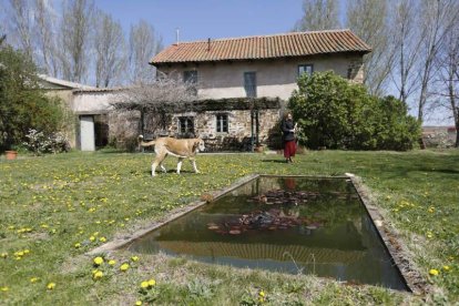 Vista del molino de Nistal, cerca de Astorga, hoy reconvertido en hotel rural con mucho encanto.