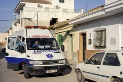 Imagen de la vivienda donde ayer fallecieron asfixiados los dos jóvenes en Málaga