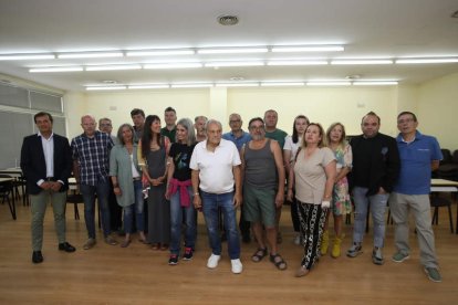 Representantes de parte de los colectivos unidos en el frente contra los macroproyectos. L. DE LA MATA