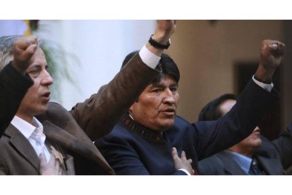 Evo Morales (derecha), durante un acto en La Paz.