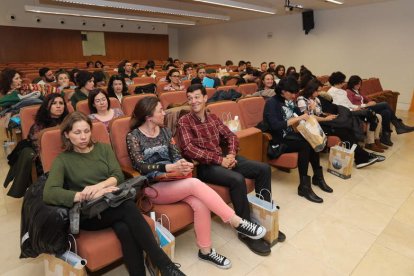 Asistentes a una de las ponencias en la jornada sobre Fisioterapia. ANA F. BARREDO