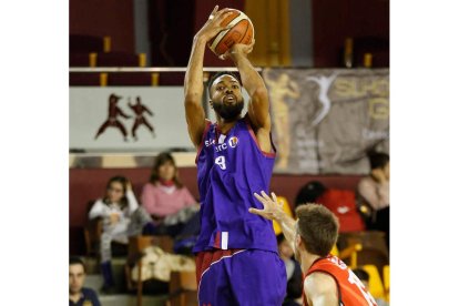 El Agustinos está obligado a llevarse el triunfo en el Palacio.