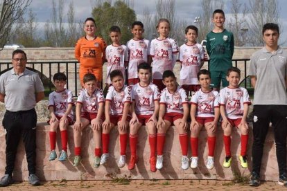 El Puente Castro B de la 3ª Provincial Benjamín Grupo I se alzó con el título de campeón. El equipo lo forman: en la parte de arriba de izquierda a derecha, Kevin, Manu, Rodri, Leo, Isaac, Hugo; abajo, Miguel Ángel de la Riva (entrenador), Enzo, Jairo, Nico, Diego, David, Guiller, Sergio y Mike.