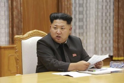 El líder norcoreano Kim Jong-un durante la reunión de emergencia de la Comisión Militar Central de Corea del Norte.