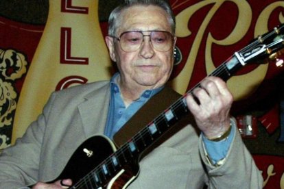 Scotty Moore, en el 2003.