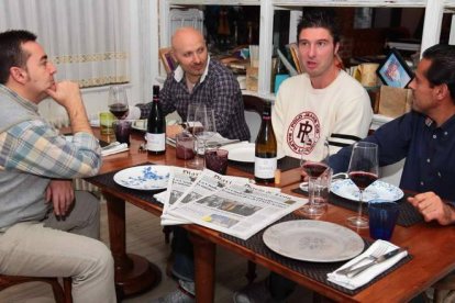 Georgino Fernández, Miguel Ángel Tranca, Julio González y Ángel Fraguas durante un momento de Las Tertulias de la Trastienda del 13 en las que el alero fue el protagonista.