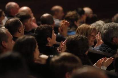 Una semana para llenar las butacas de los teatros. FERNANDO OTERO PERANDONES
.