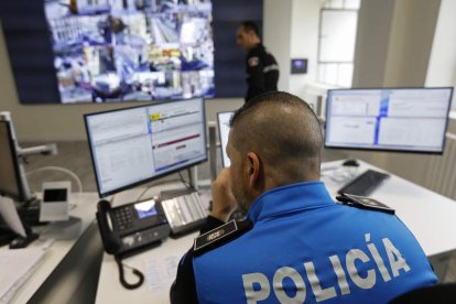 La plaza que se quiere crear coordinaría a la Policía, los Bomberos y Protección Civil. FERNANDO OTERO