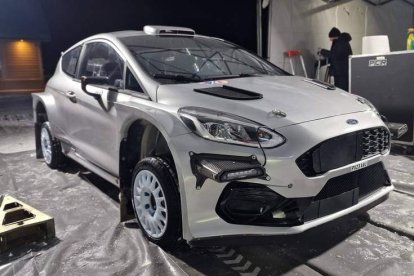 El Ford Fiesta Rally2 con el que Alba y Kerem compiten en Letonia. DL