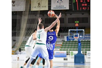 El Clínica Ponferrada venció ayer al Huesca en casa. SDP