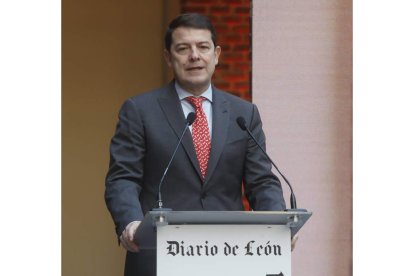 El presidente de la Junta, Alfonso Fernández Mañueco, durante su discurso. RAMIRO