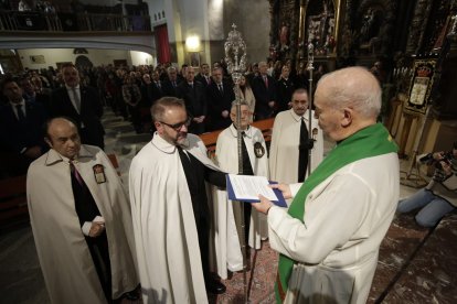 Toma de posesión del nuevo abad de la Real Cofradía de Minerva y la Santa Vera Cruz. FERNANDO OTERO