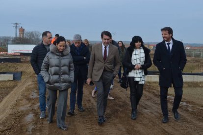 El consejero Juan Carlos Suárez-Quiñones visita la Edar de Cimanes de la Vega