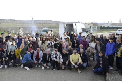 Vecinos y miembros de la Asociación el Colmo. ACACIO