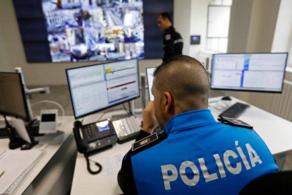 La plaza que se quiere crear coordinaría a la Policía, los Bomberos y Protección Civil. FERNANDO OTERO