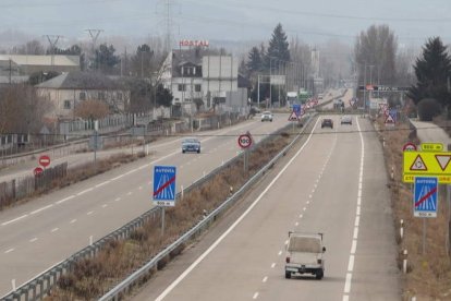 Imagen de la autovía desde Toreno, en su llegada a las inmediaciones de Ponferrada. ANA F. BARREDO