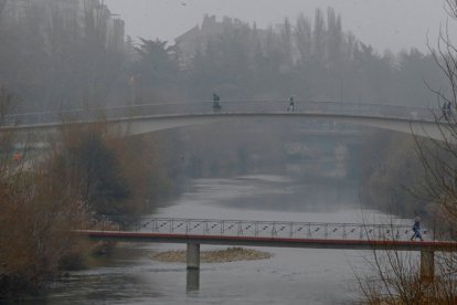 Niebla en la capital leonesa. RAMIRO