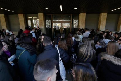 Oposiciones a MIR celebradas este sábado en León. FERNANDO OTERO